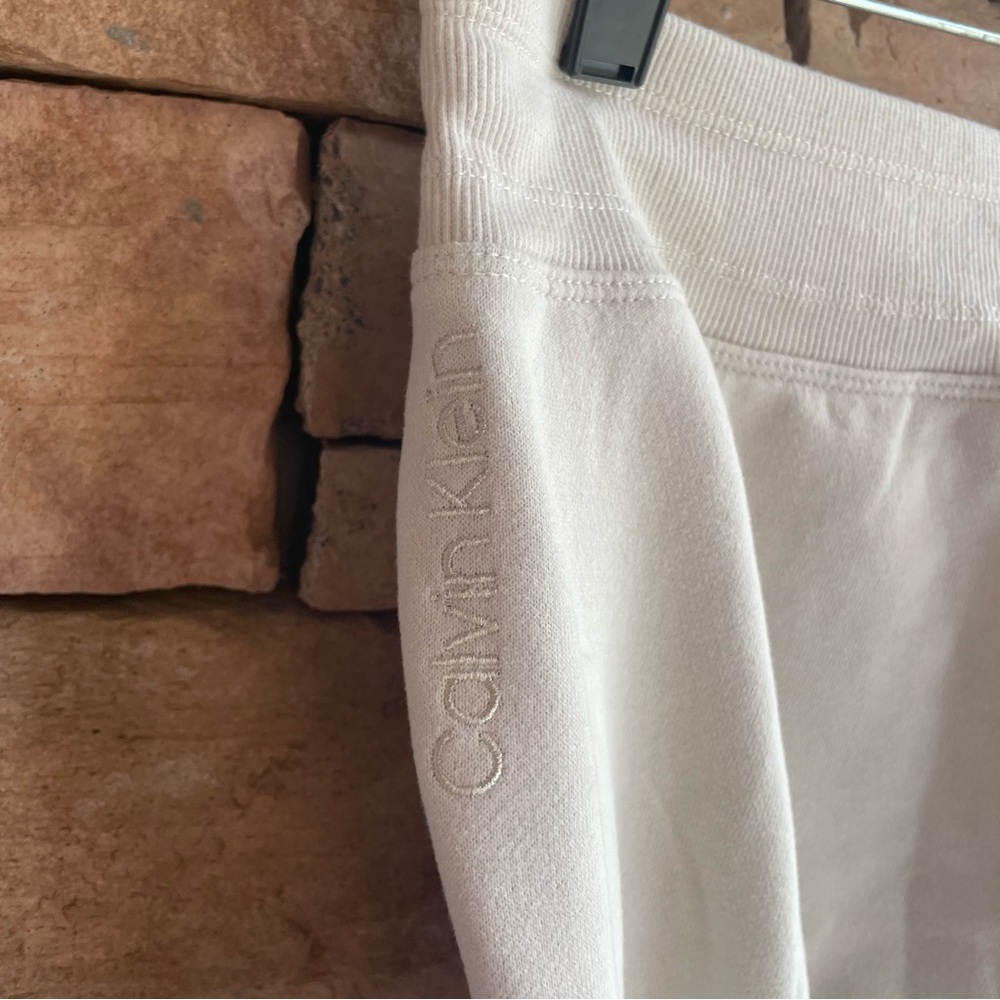 Calvin Klein Jeans beige tan sweatpants Medium - Picture 5 of 10